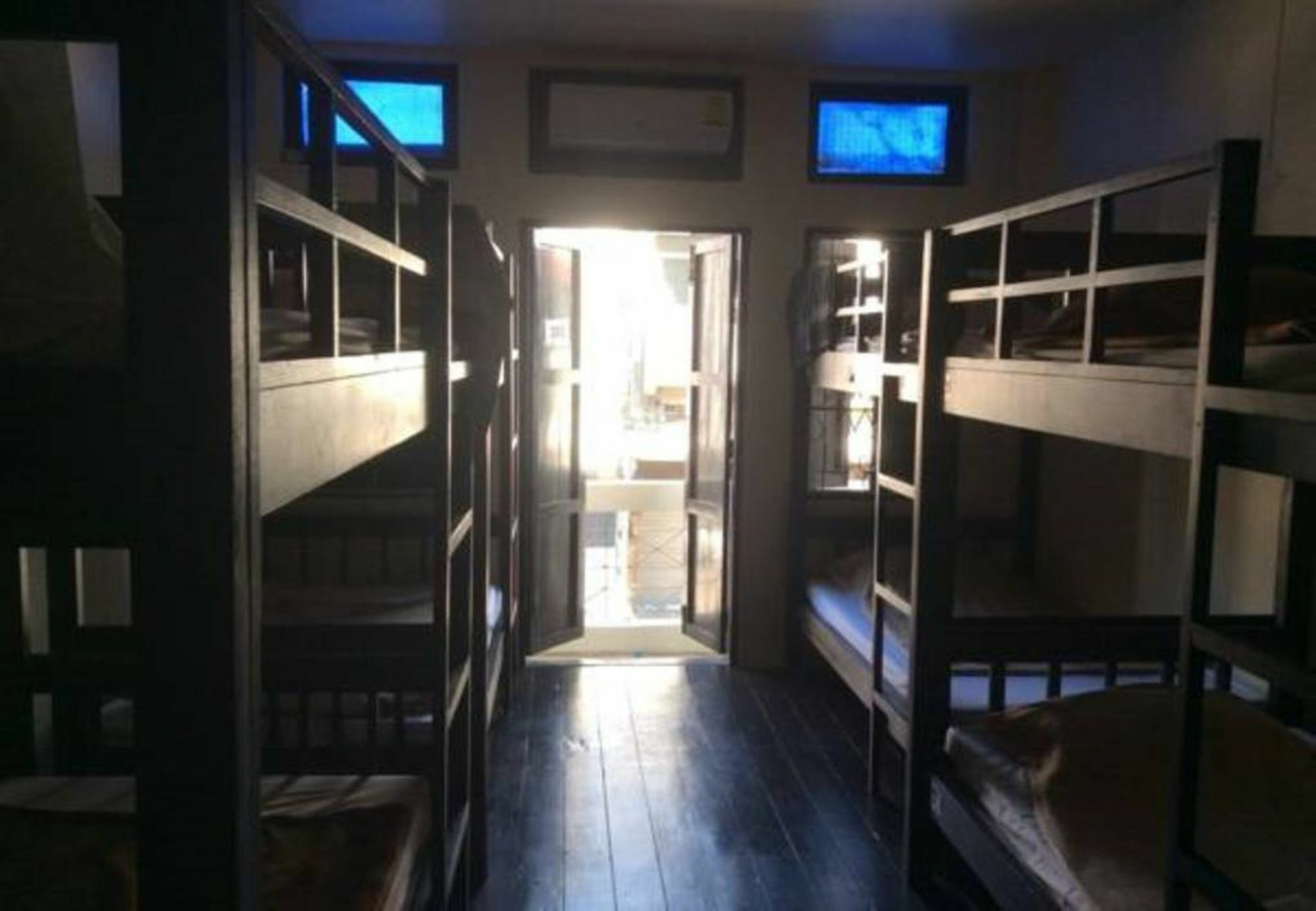 Thapae Backpackers Hostel (Adults Only) Чиангмай Экстерьер фото
